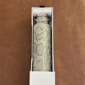 Varley Eland Water Bottle.  New, never used.